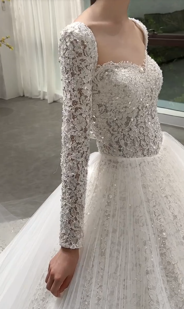 Trendy Square Neck Long Sleeve Wedding Dress Lace Sequins A-Line Bridal Dress GG7326