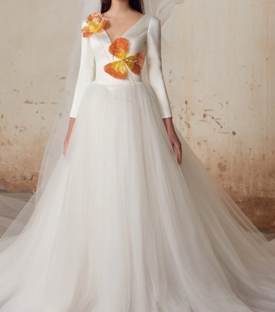 Classical V Neck Long Sleeve Wedding Dress Floral Sequins Tulle A-Line Bridal Dress GG7328