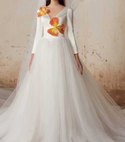 Classical V Neck Long Sleeve Wedding Dress Floral Sequins Tulle A-Line Bridal Dress GG7328