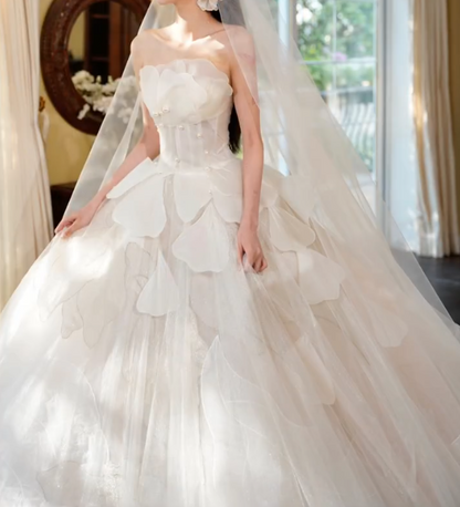 Glam Strapless Beads Wedding Dress Petals Tulle A-Line Bridal Dress GG7333