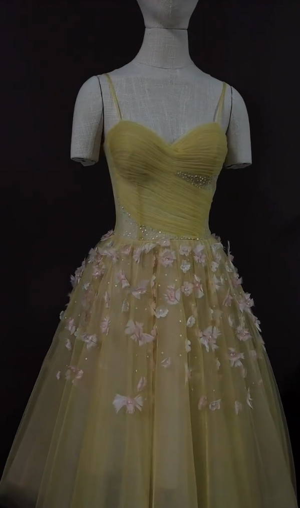 Unique Spaghetti Straps Homecoming Dress Yellow Appliques Sequins A-Line Birthday Dress GG7337