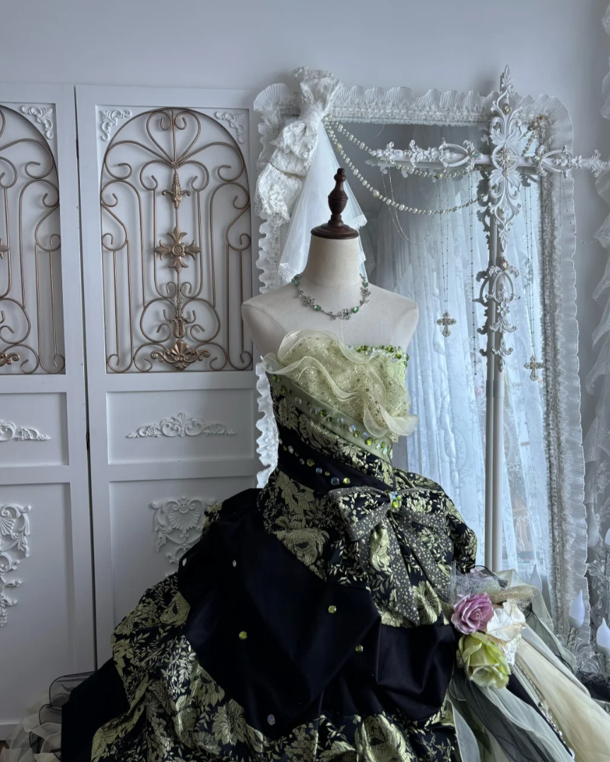 Vintage Strapless Black Prom Dress Ruffles Lace Beaded A-Line Evening Dress GG7340
