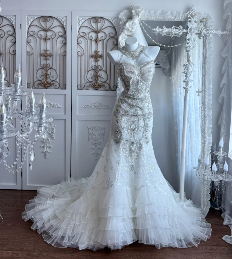 Luxurious Halter Neck Tiered Wedding Dress Beaded Mermaid Bridal Dress GG7342