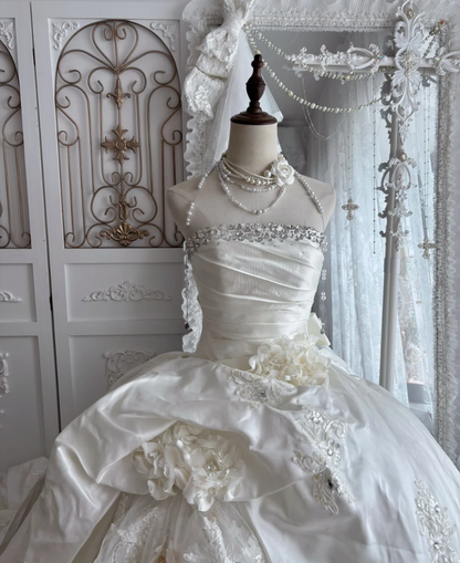 Alluring Strapless Beaded Wedding Dress Appliques Bows A-Line Bridal Dress GG7344