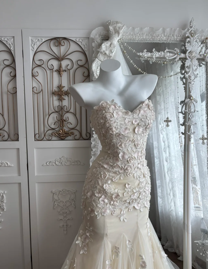 Alluring Strapless Ivory Prom Dress Appliques Tulle Mermaid Evening Dress GG7348