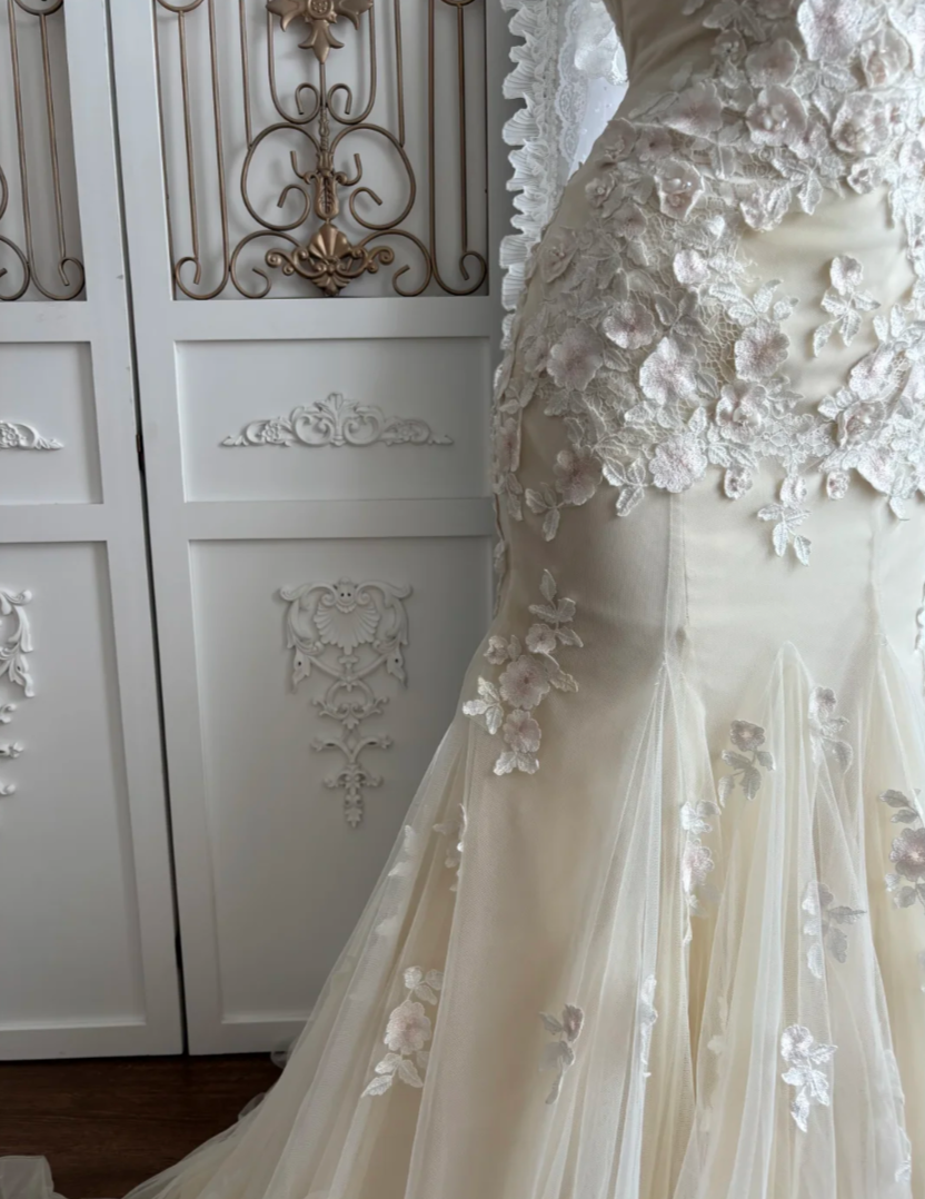 Alluring Strapless Ivory Prom Dress Appliques Tulle Mermaid Evening Dress GG7348