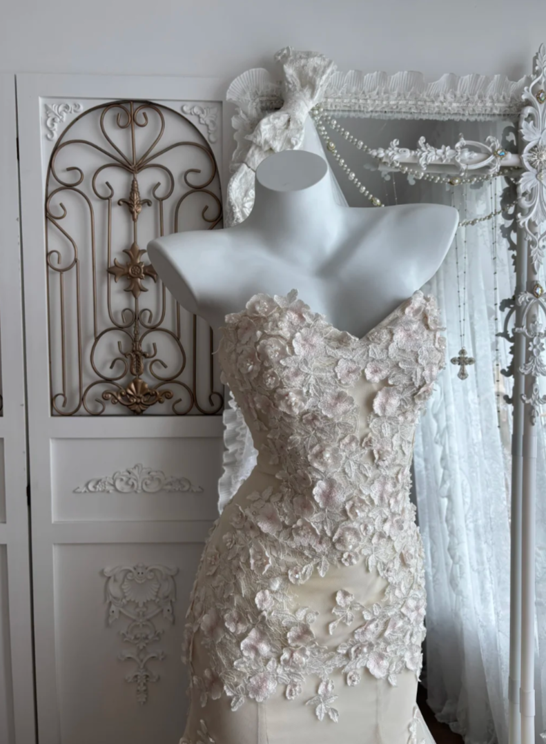 Alluring Strapless Ivory Prom Dress Appliques Tulle Mermaid Evening Dress GG7348