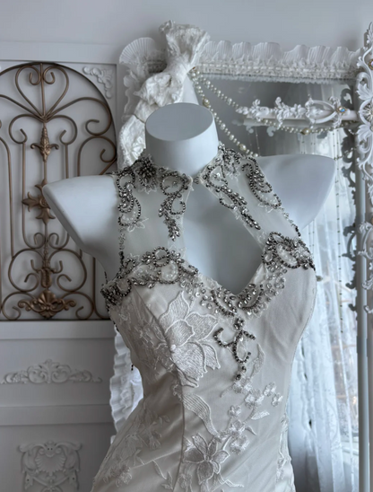 Luxurious Halter Neck Beaded Wedding Dress Sequins Tiered Mermaid Bridal Dress GG7352