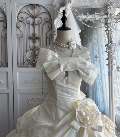 Fascinating Strapless Bow Wedding Dress Handmade Flowers Tiered A-Line Bridal Dress GG7359