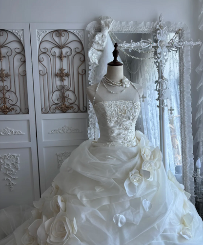 Graceful Strapless Beaded Wedding Dress Handmade Flowers A-Line Bridal Dress GG7361