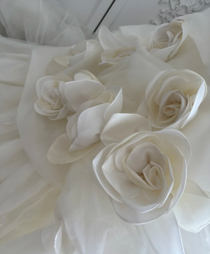 Graceful Strapless Beaded Wedding Dress Handmade Flowers A-Line Bridal Dress GG7361