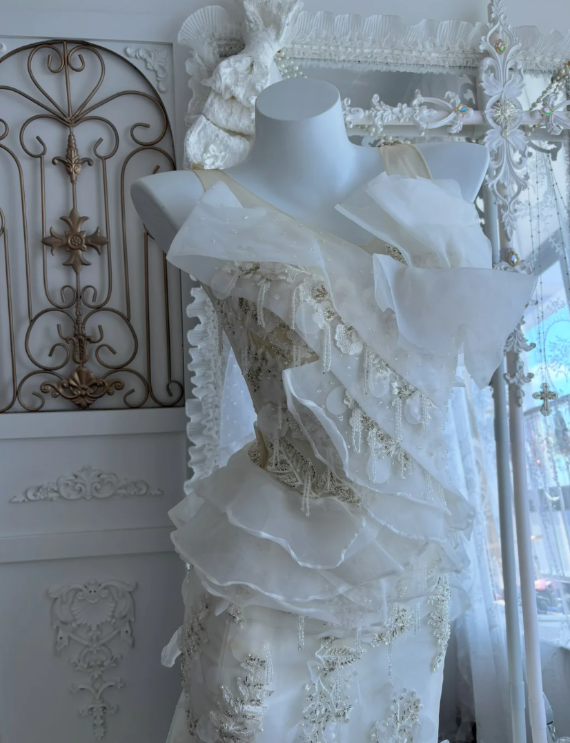 Unique Jewel Neck Beaded Wedding Dress Sequins Ruffles Mermaid Bridal Dress GG7363