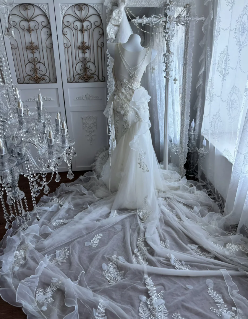 Unique Jewel Neck Beaded Wedding Dress Sequins Ruffles Mermaid Bridal Dress GG7363