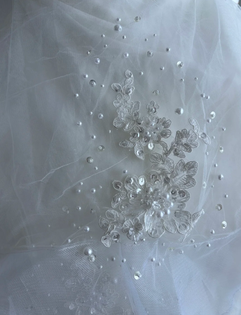 Luxury Strapless Beaded Wedding Dress Appliques Sequins A-Line Bridal Dress GG7366