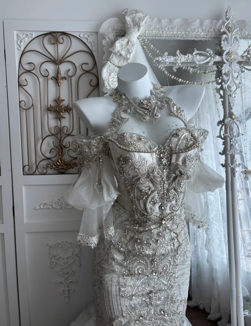 Exquisite Halter Neck Beaded Wedding Dress Long Sleeve Mermaid Bridal Dress GG7368