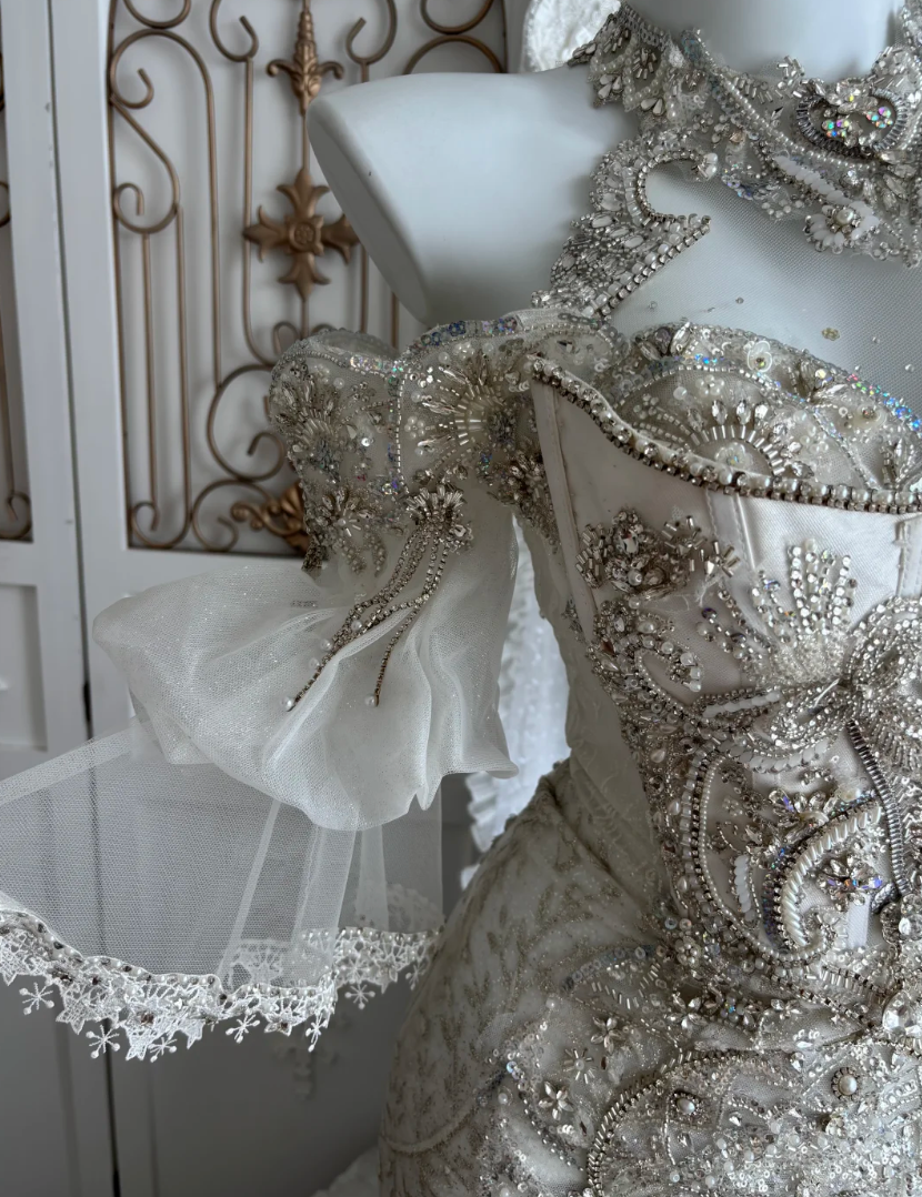 Exquisite Halter Neck Beaded Wedding Dress Long Sleeve Mermaid Bridal Dress GG7368