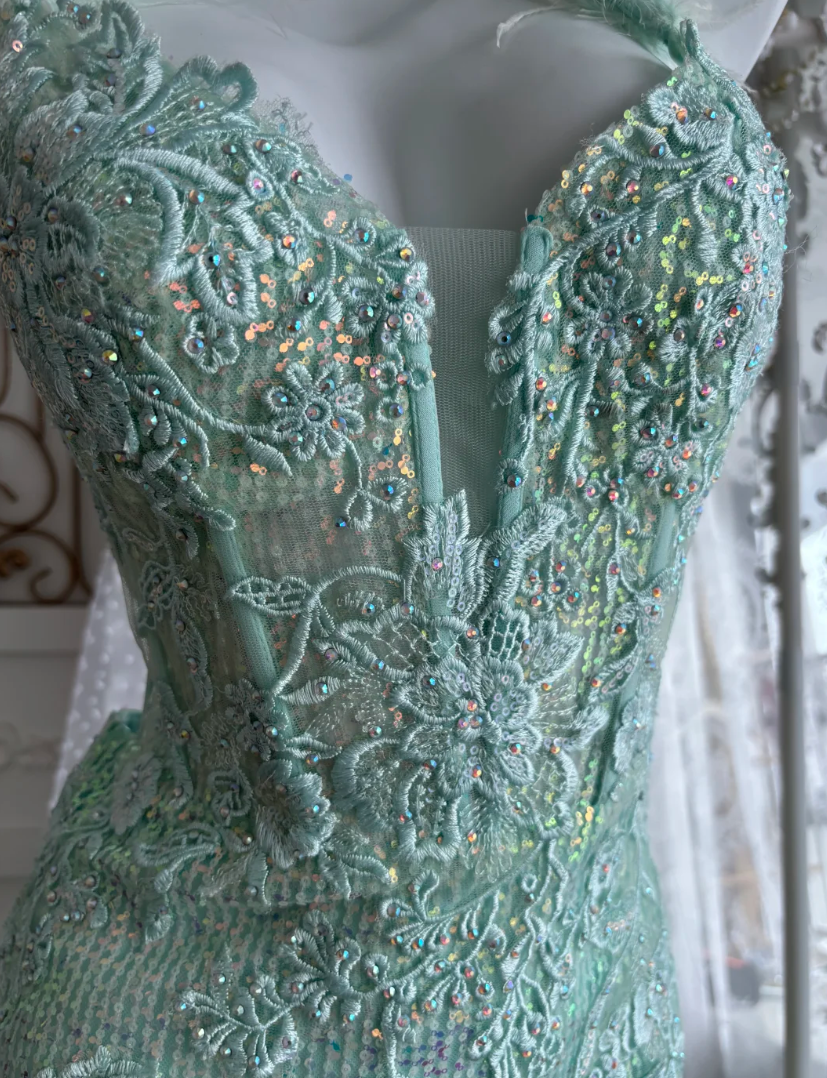 Alluring Halter Neck Green Prom Dress Sequins Slit Mermaid Evening Dress GG7376