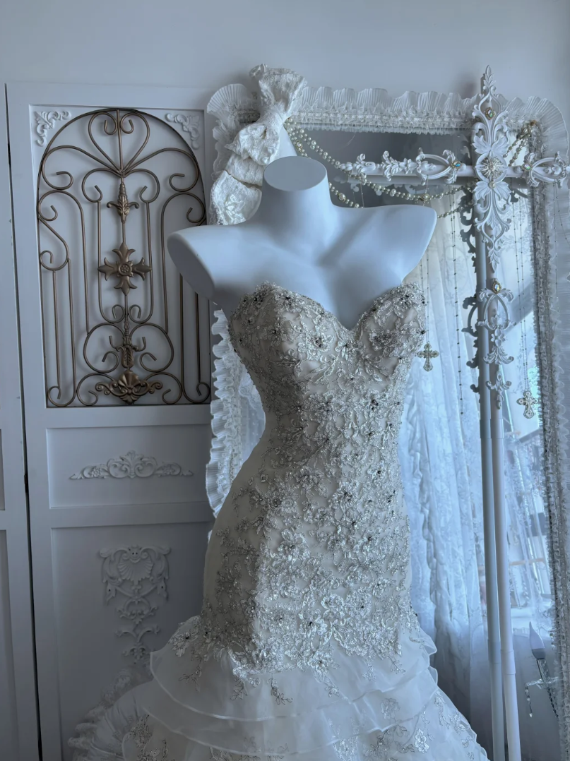 Luxurious Strapless Beaded Wedding Dress Embroidery Tiered Mermaid Bridal Dress GG7378