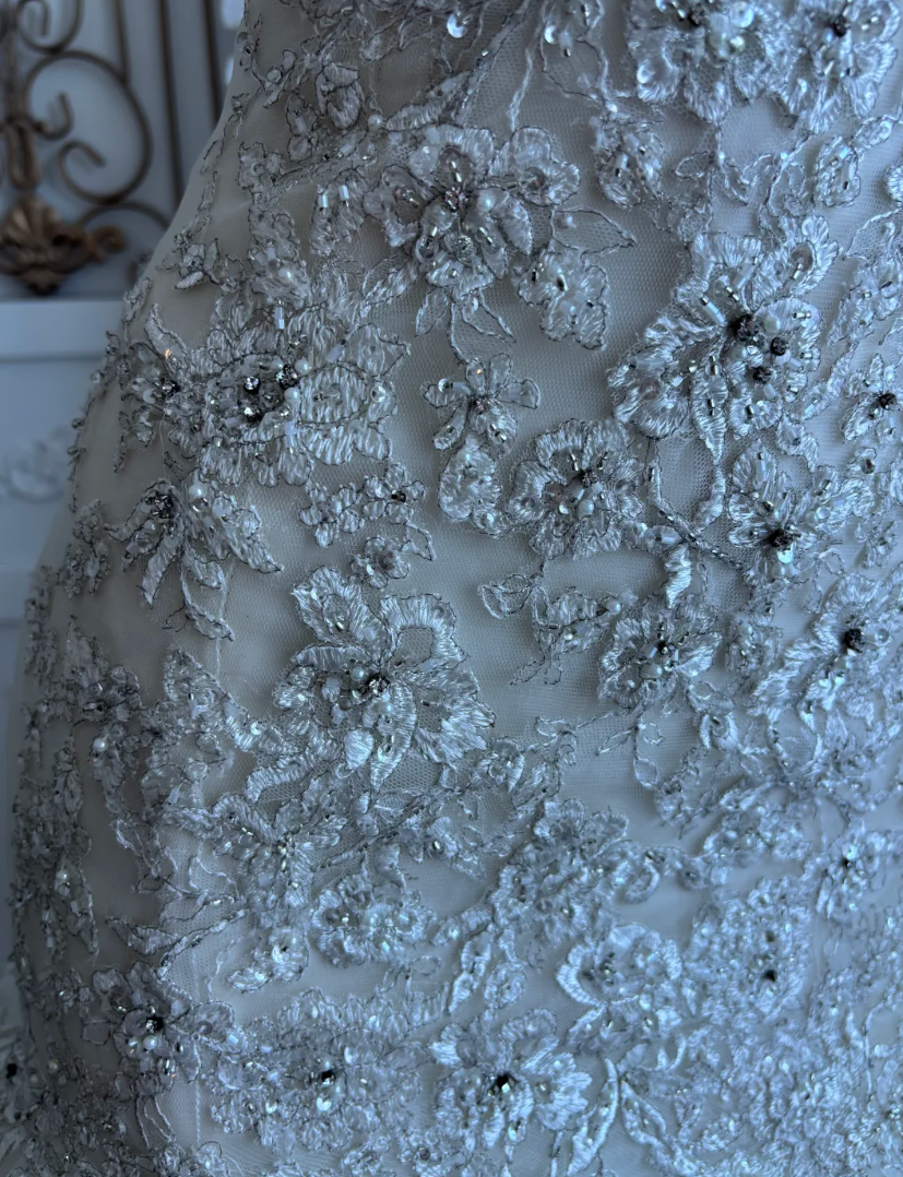 Luxurious Strapless Beaded Wedding Dress Embroidery Tiered Mermaid Bridal Dress GG7378