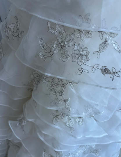 Luxurious Strapless Beaded Wedding Dress Embroidery Tiered Mermaid Bridal Dress GG7378