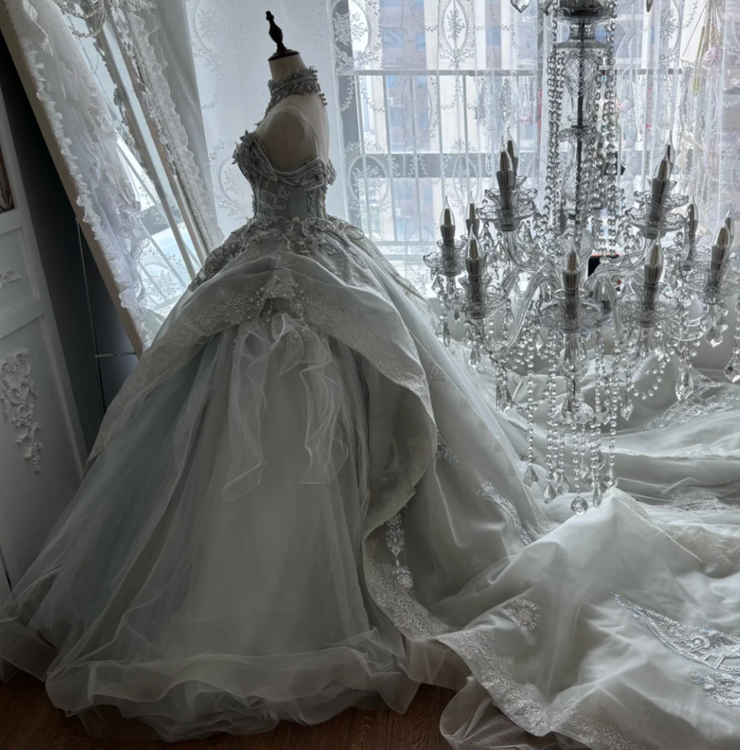 Exquisite Off-Shoulder Wedding Dress Beading Rhinestones A-Line Bridal Dress GG7389