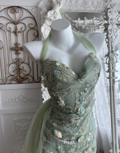 Unique Halter Neck Green Prom Dress Sequins Appliques Mermaid Evening Dress GG7390