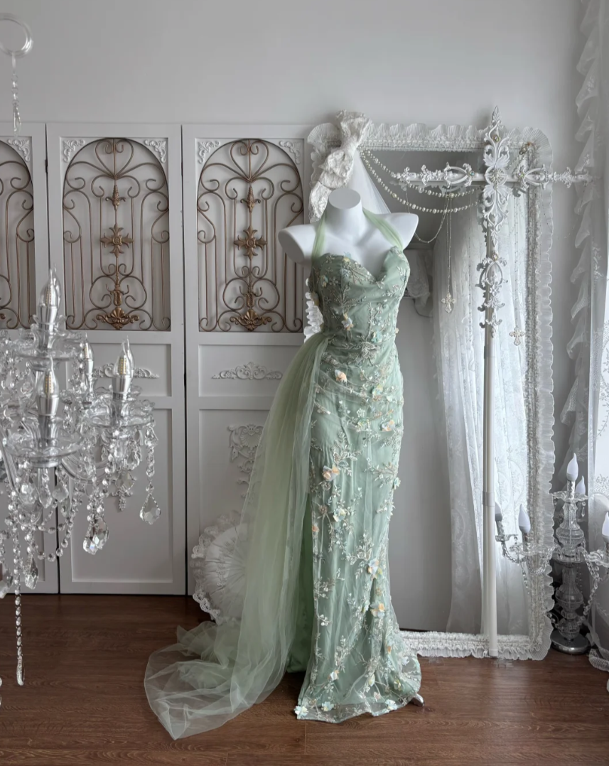 Unique Halter Neck Green Prom Dress Sequins Appliques Mermaid Evening Dress GG7390
