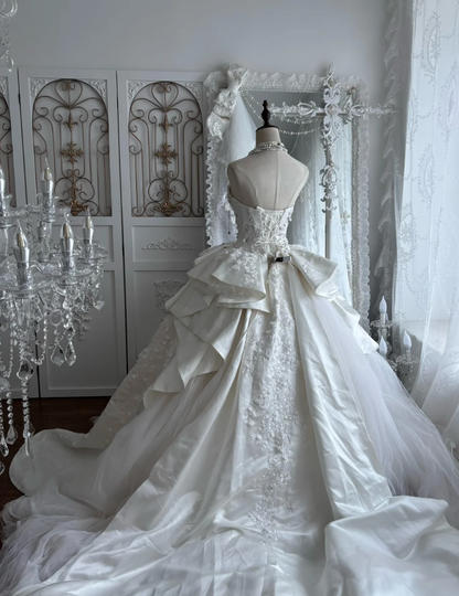 Gorgeous Strapless Wedding Dress Appliques Beading A-Line Bridal Dress GG7396
