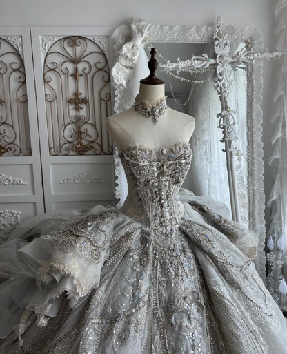Chic Strapless Wedding Dress Appliques Beading A-Line Bridal Dress GG7404