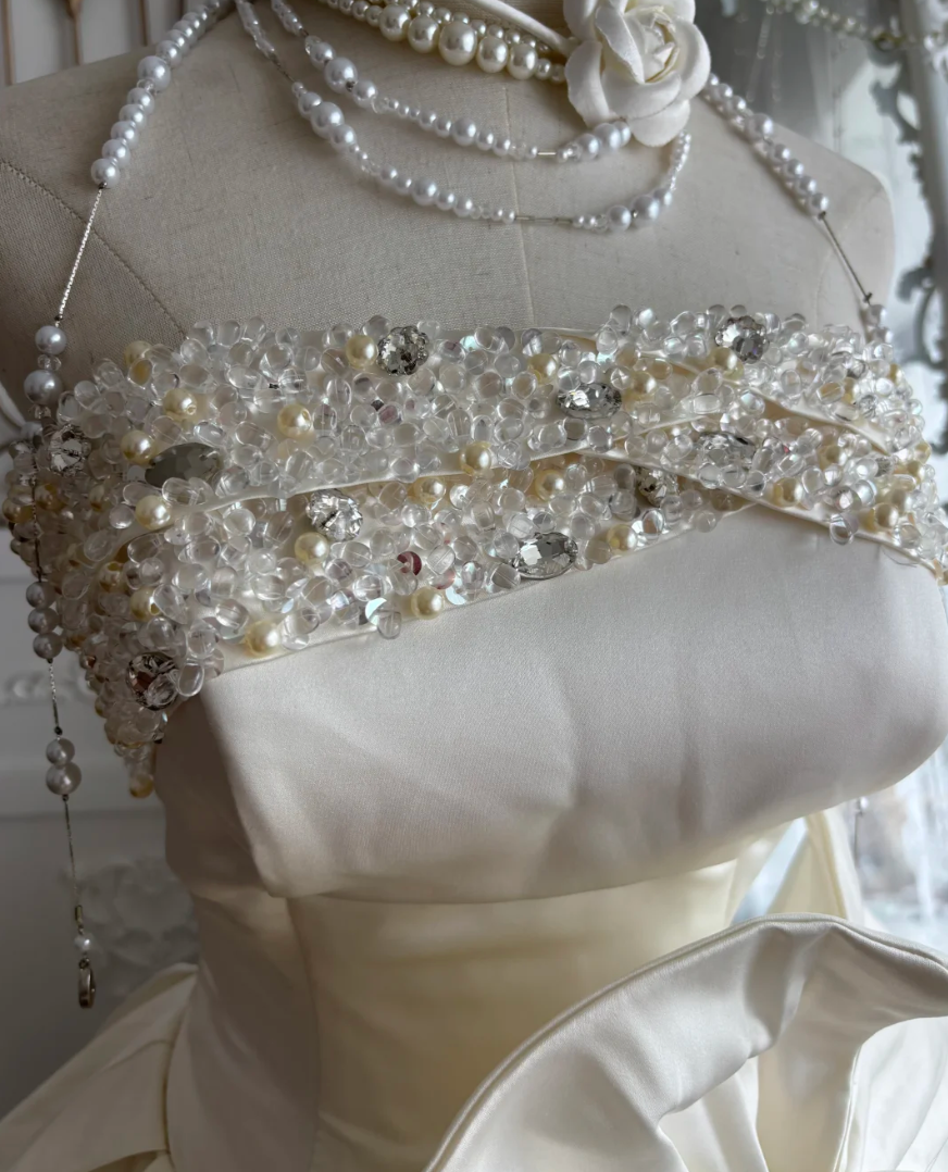 Elegant Strapless Satin Wedding Dress Sequins Crystals A-Line Bridal Dress GG7418