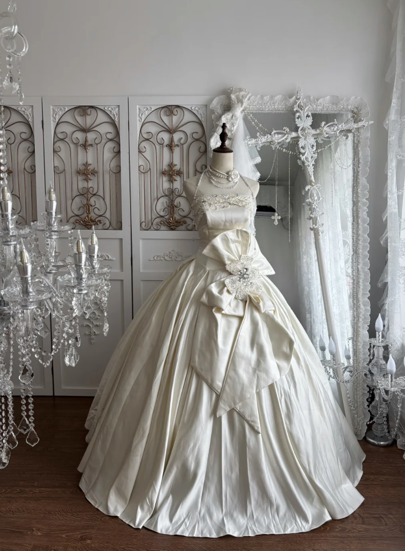 Elegant Strapless Satin Wedding Dress Sequins Crystals A-Line Bridal Dress GG7418