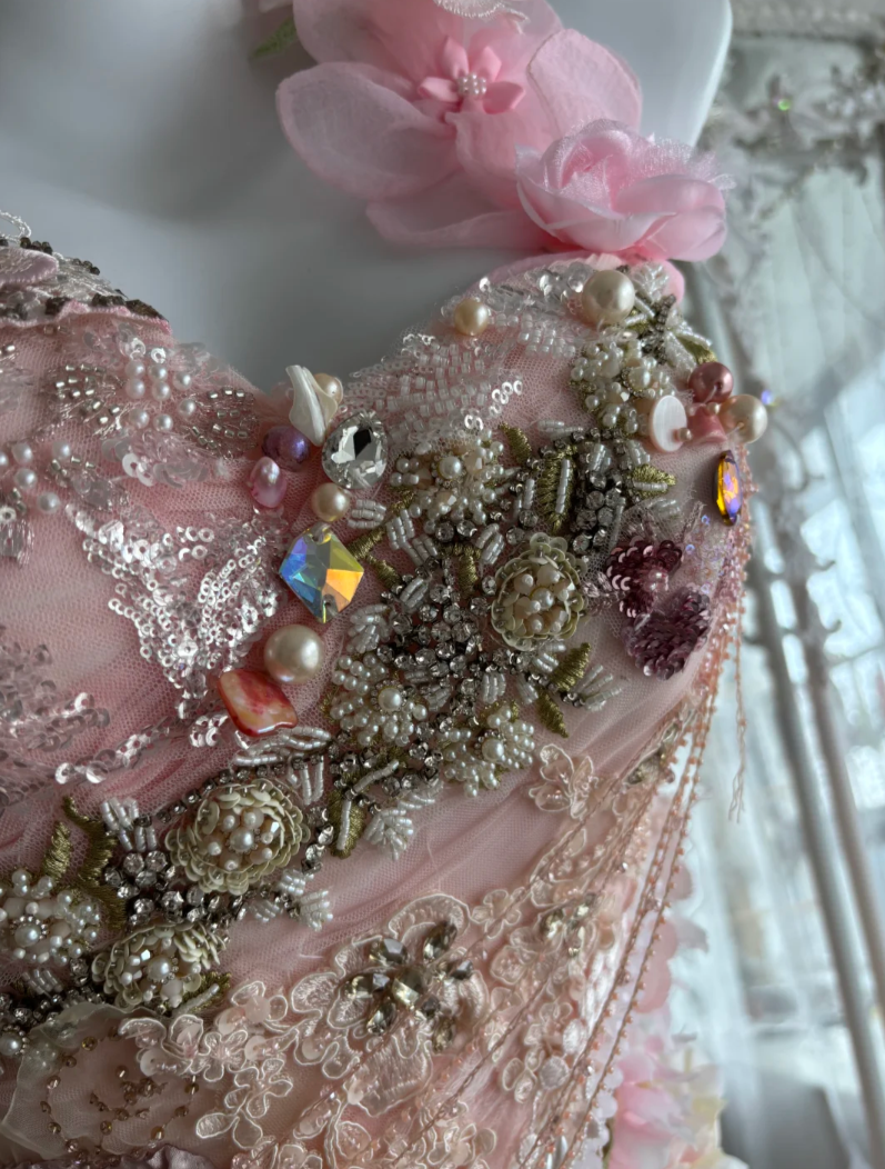 Dreamy Halter Neck Pink Prom Dress Appliques Backless Beaded Mermaid Evening Dress GG7426