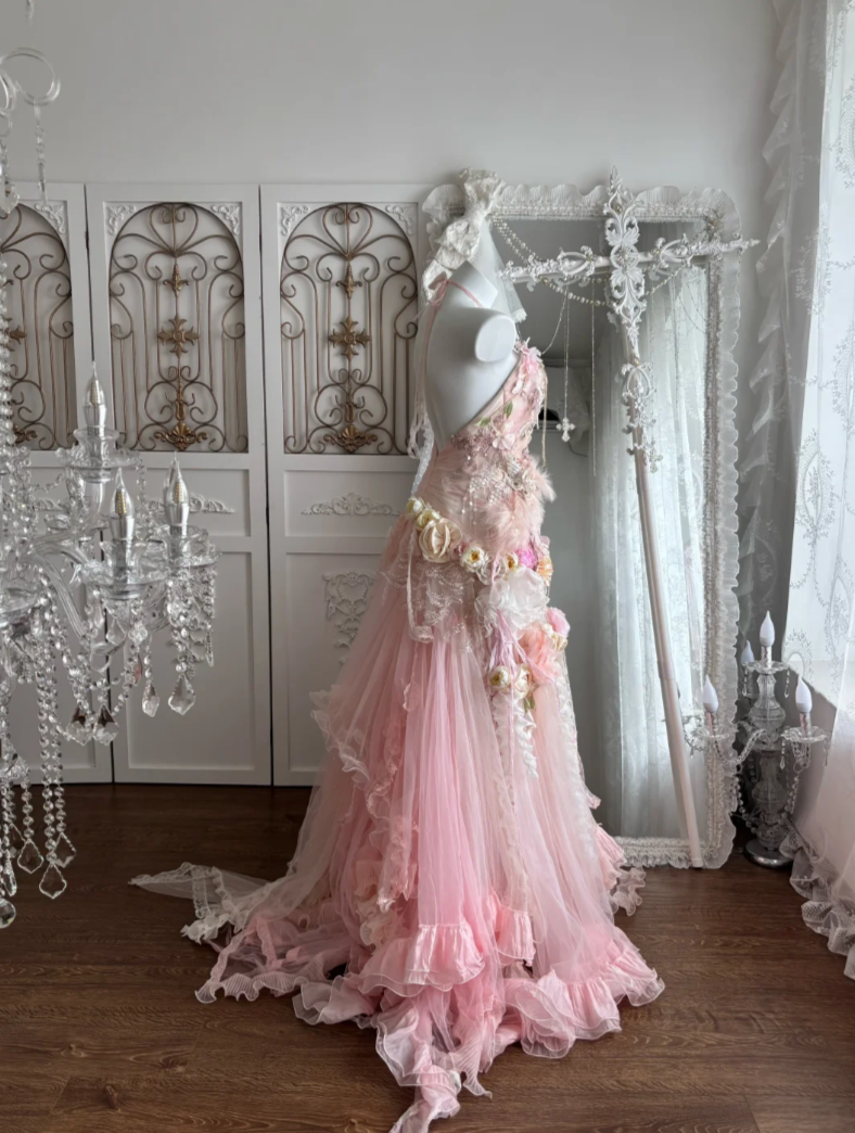 Dreamy Halter Neck Pink Prom Dress Appliques Backless Beaded Mermaid Evening Dress GG7426