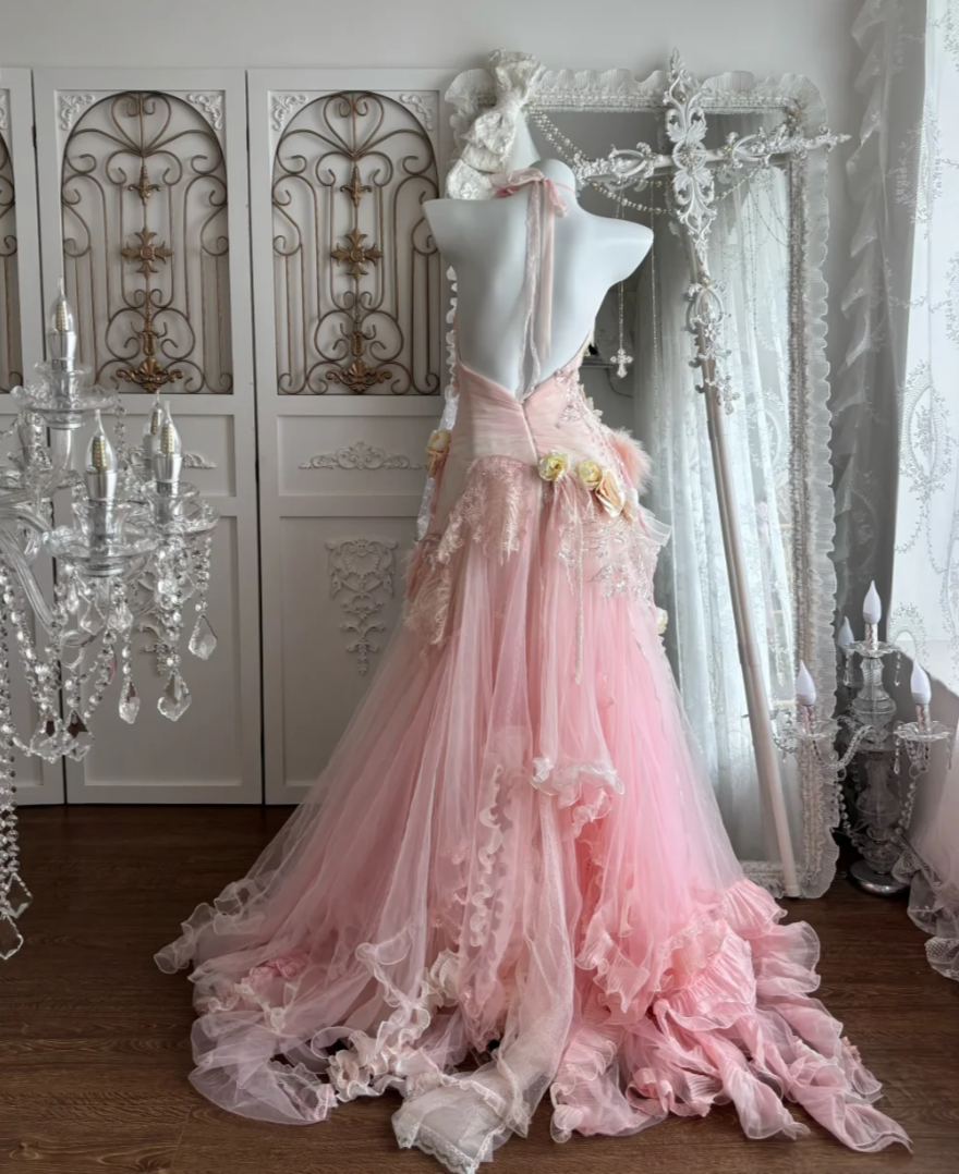 Dreamy Halter Neck Pink Prom Dress Appliques Backless Beaded Mermaid Evening Dress GG7426