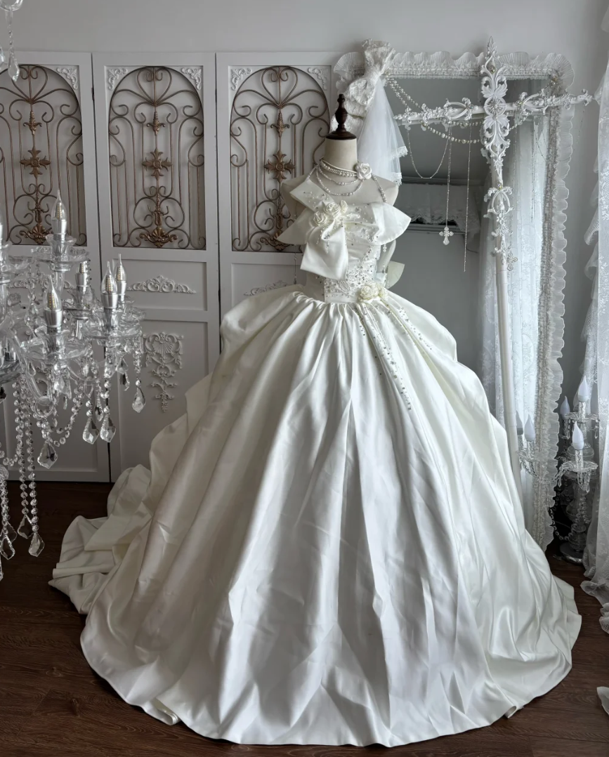 Alluring Strapless Floral Wedding Dress Sequins Satin A-Line Bridal Dress GG7430