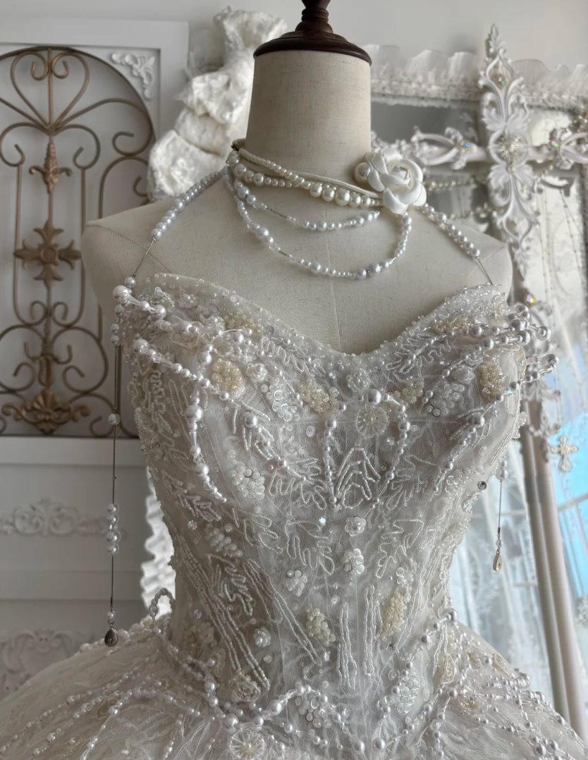 Trendy Strapless Wedding Dress Sequins Beading A-Line Bridal Dress GG7438