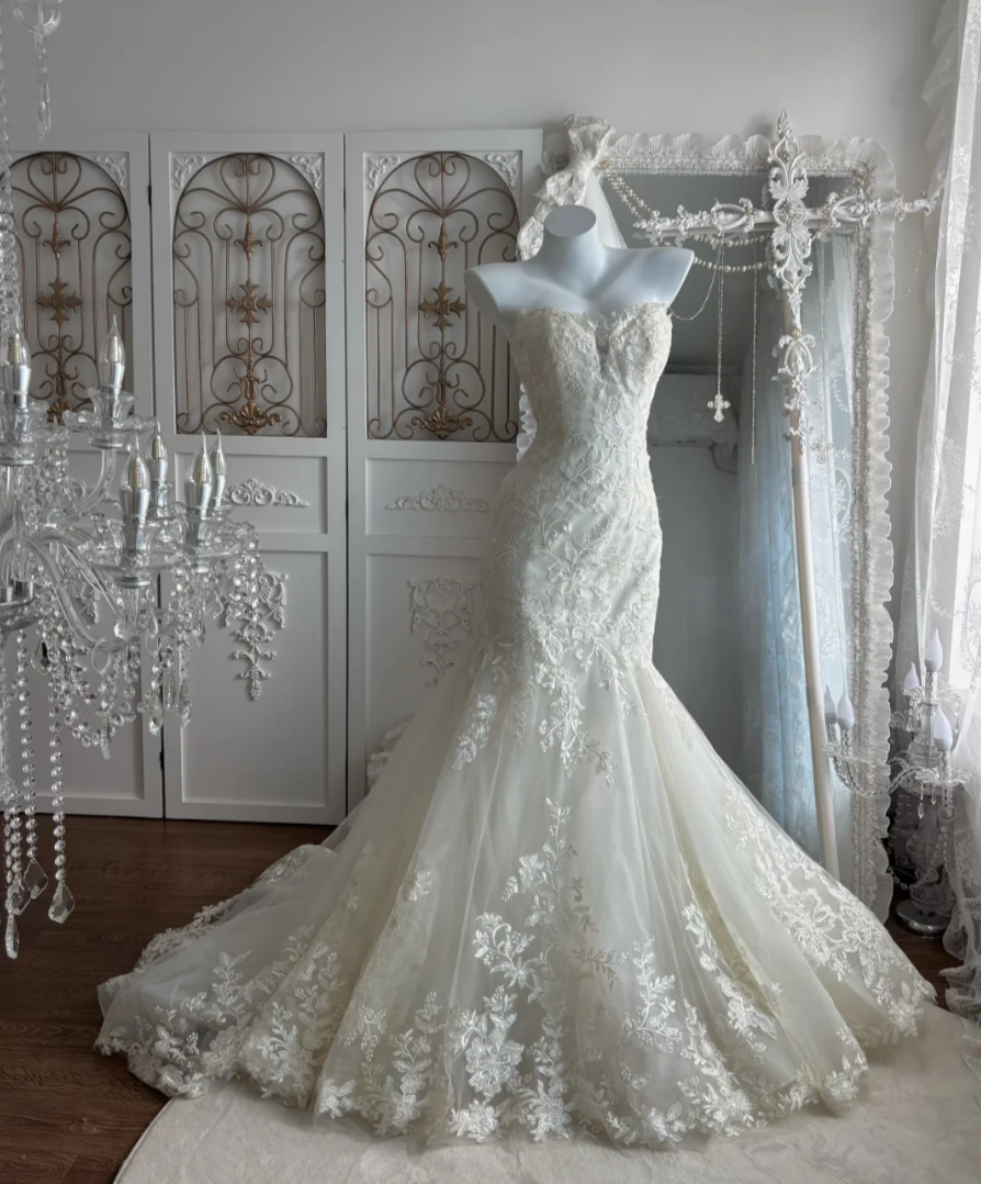 Alluring Strapless Appliques Wedding Dress Tulle Mermaid Bridal Dress GG7439