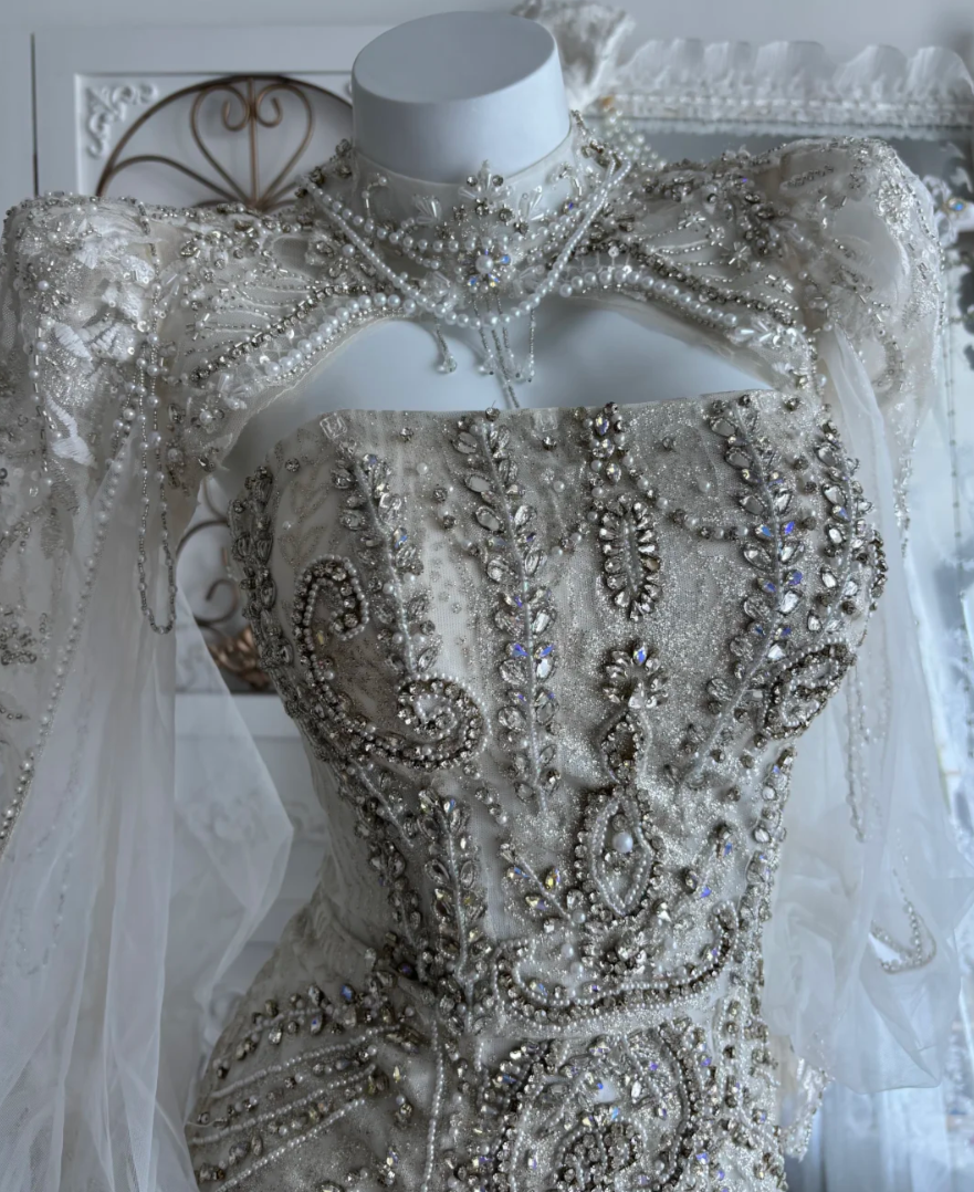 Luxurious Strapless Beading Wedding Dress With Cape Tulle Mermaid Bridal Dress GG7440