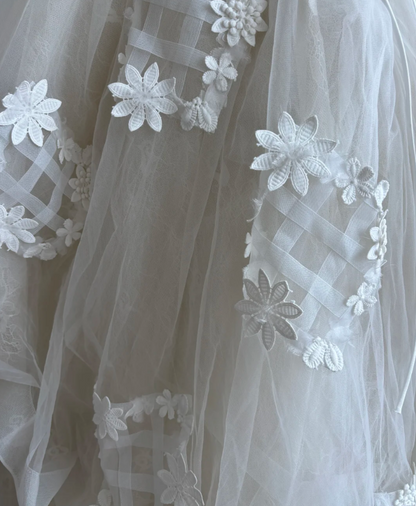Glamorous Spaghetti Straps Wedding Dress Appliques Tulle A-Line Bridal Dress GG7442