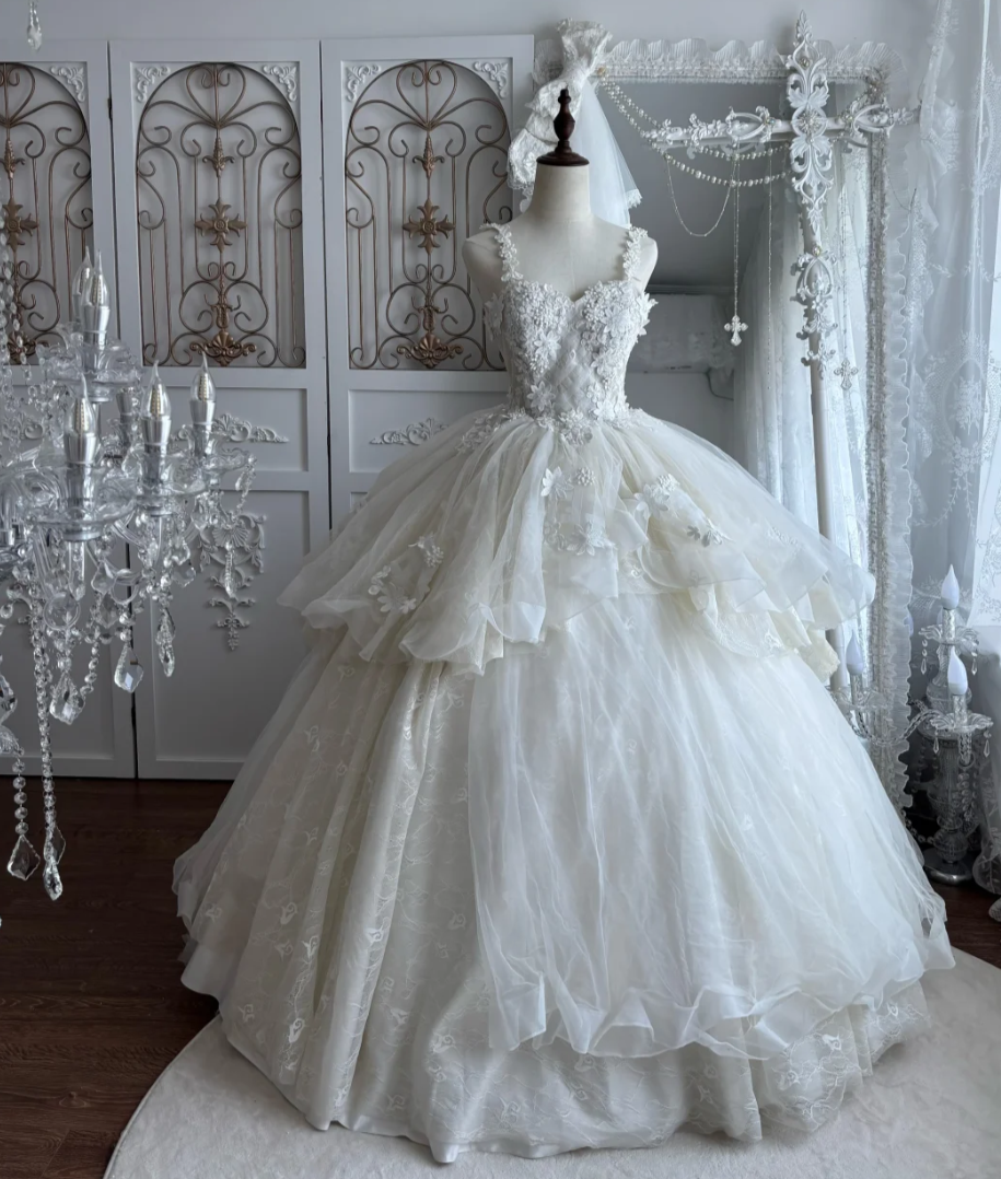 Glamorous Spaghetti Straps Wedding Dress Appliques Tulle A-Line Bridal Dress GG7442
