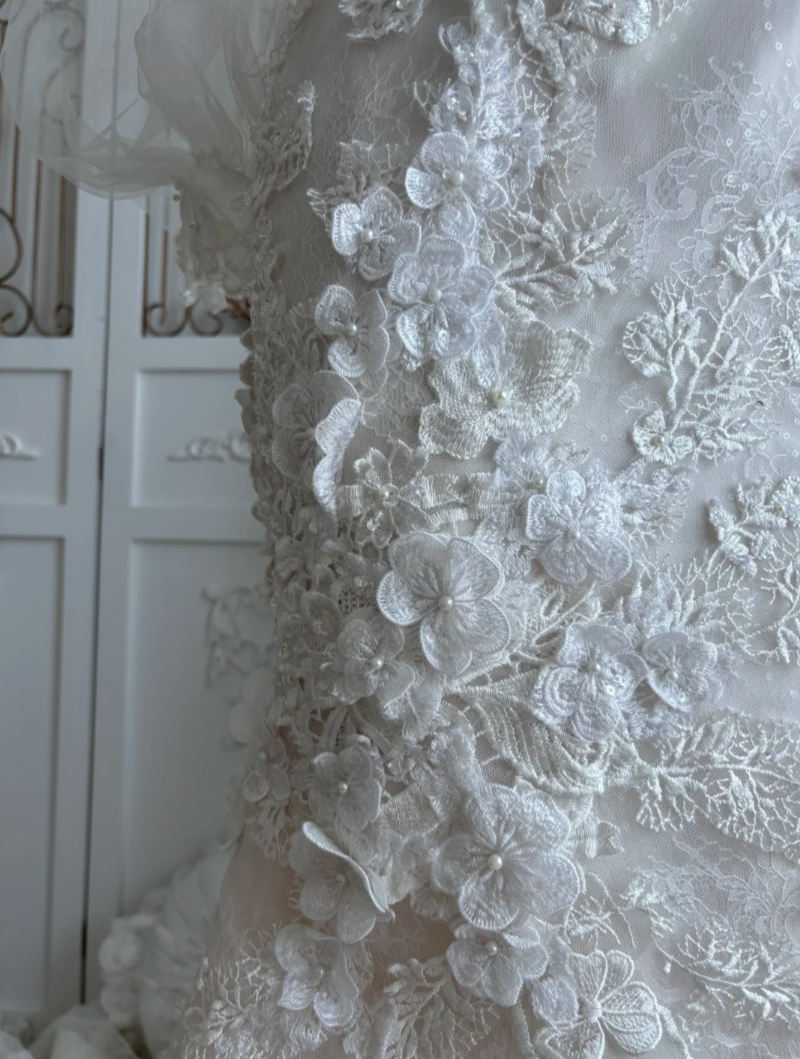 Lovely High Collar Appliques Wedding Dress Long Sleeve Mermaid Bridal Dress GG7445