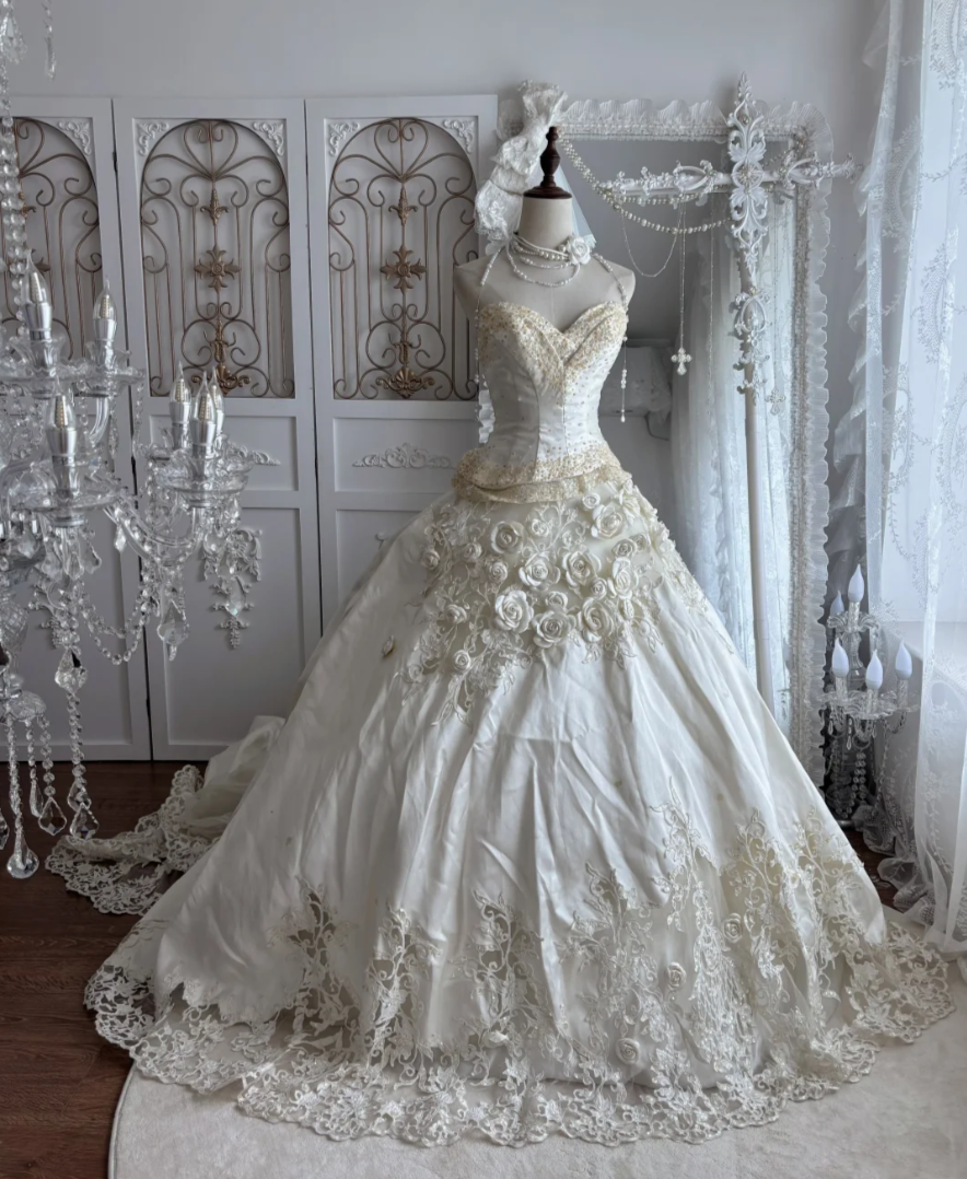 Vintage Strapless Wedding Dress 3D Appliques  Sequins A-Line Bridal Dress GG7447