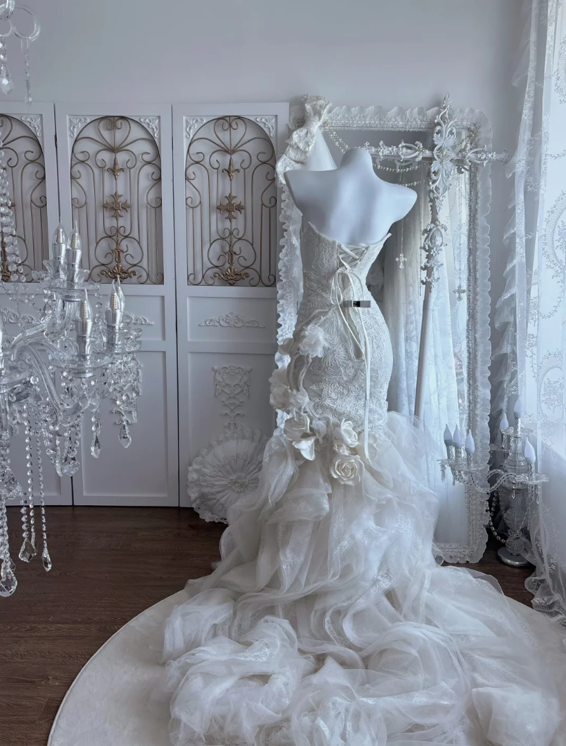 Fascinating Strapless Lace Wedding Dress Ruffles Floral Mermaid Bridal Dress GG7450