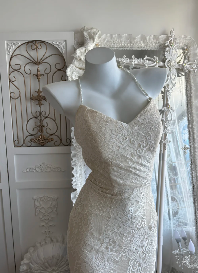 Sleek Halter Neck Wedding Dress Lace Mermaid Bridal Dress GG7451