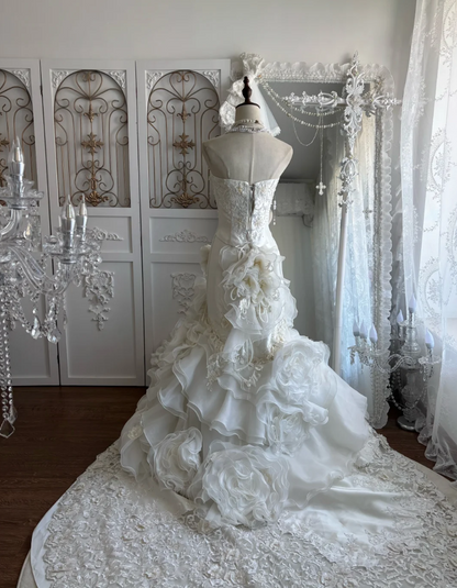 Romantic Strapless Lace Wedding Dress Sequins Handmade Flowers Mermaid Bridal Dress GG7455
