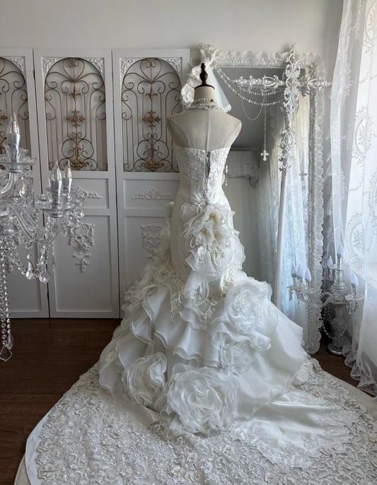 Romantic Strapless Lace Wedding Dress Sequins Handmade Flowers Mermaid Bridal Dress GG7455