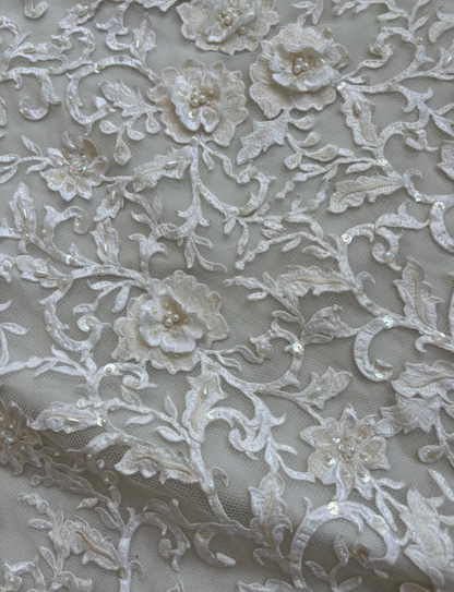 Romantic Strapless Lace Wedding Dress Sequins Handmade Flowers Mermaid Bridal Dress GG7455