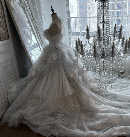 Exquisite Halter Neck Wedding Dress 3D Appliques Rhinestones A-Line Bridal Dress GG7463