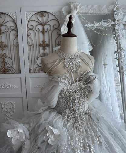 Exquisite Halter Neck Wedding Dress 3D Appliques Rhinestones A-Line Bridal Dress GG7463