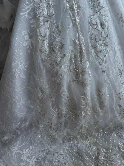 Exquisite Halter Neck Wedding Dress 3D Appliques Rhinestones A-Line Bridal Dress GG7463